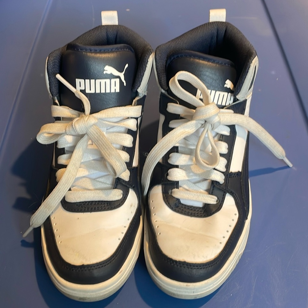 Boys Puma sneakers